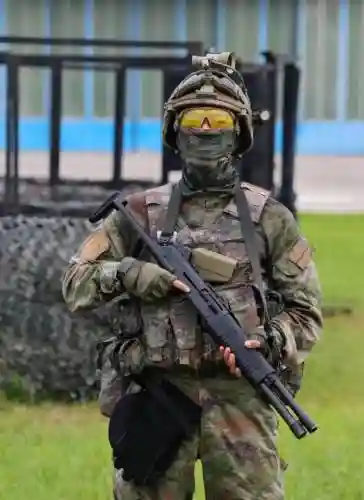 中国特种部队单兵作战装备插图1