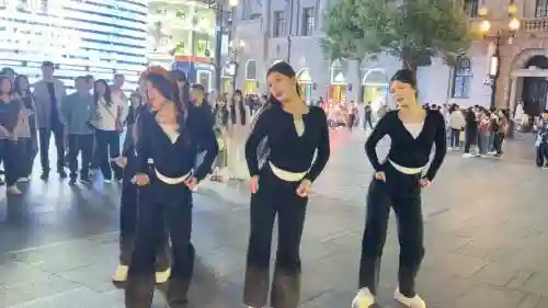 街头表演阵容搭配图_1插图